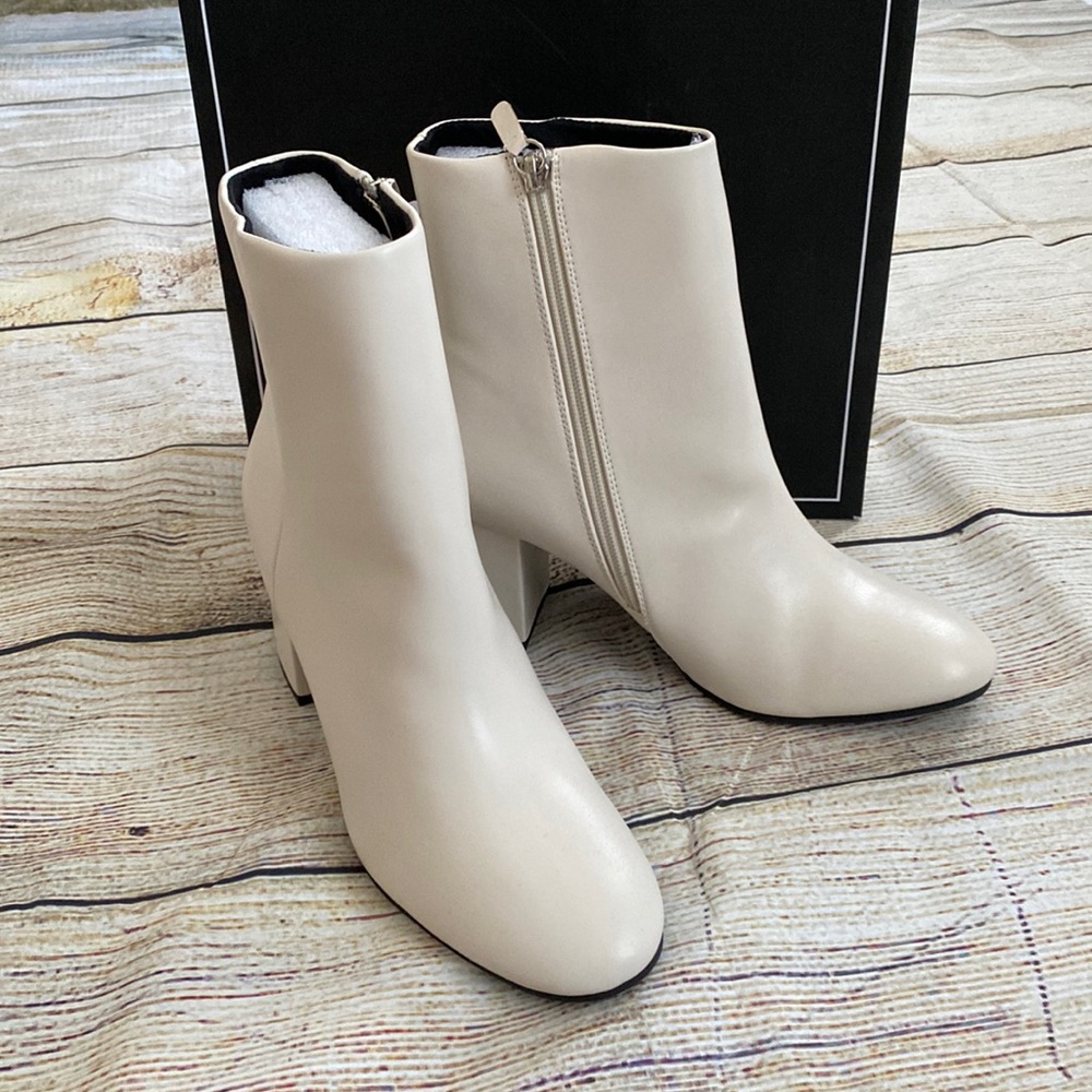 Qupid Booties - Picture 2 of 12